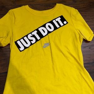Nike tshirt